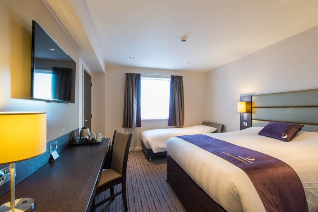 Premier Inn London Romford Central Ruang foto